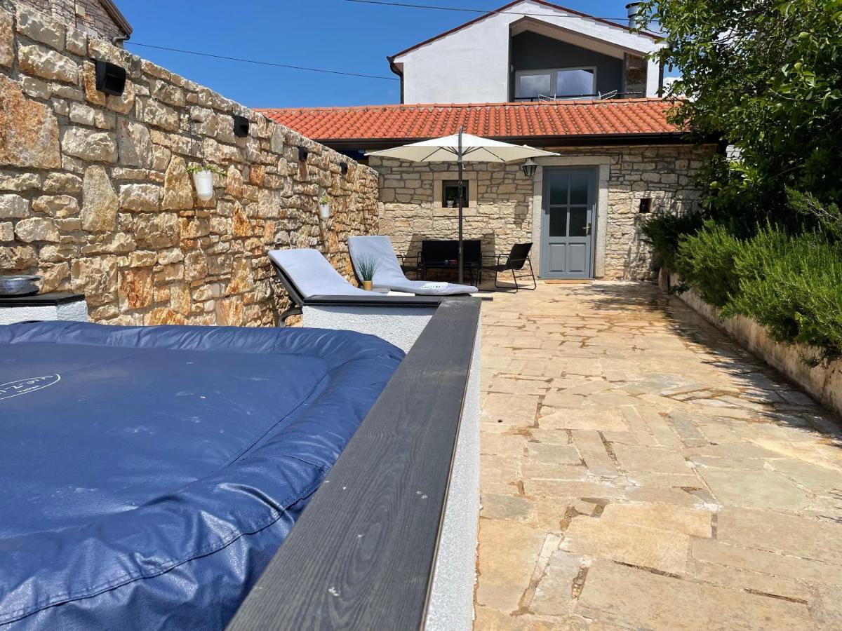 Holiday Home Ava1 With Pool & Holiday Home Ava2 With Whirlpool Бадерна Экстерьер фото